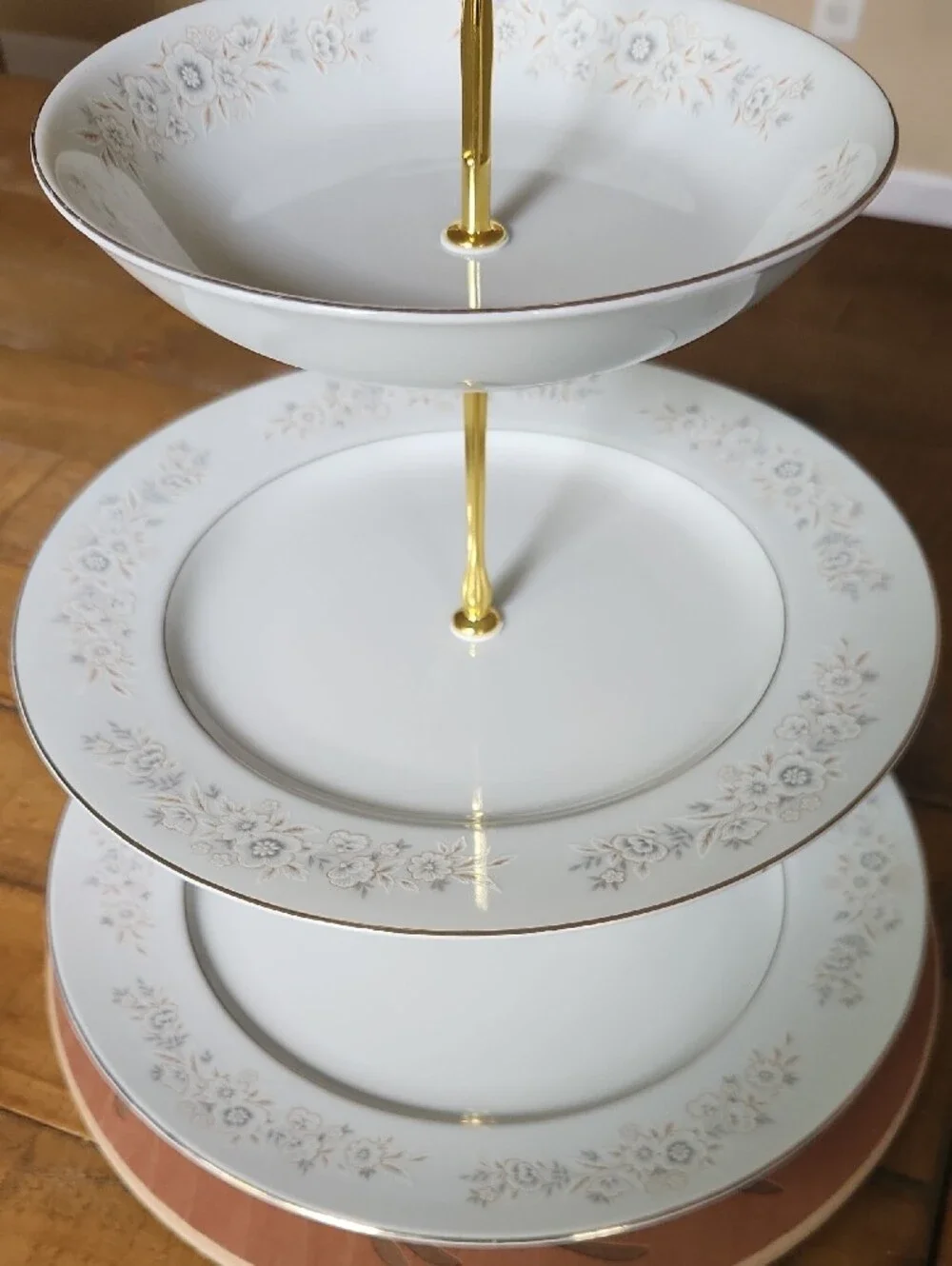 Elegant 3-Tier Gold and White Vintage Porcelain Serving Stand
